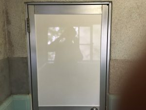 横須賀市　アパートの窓ガラス交換