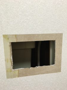 横浜市西区 事務所の壁穴補修工事